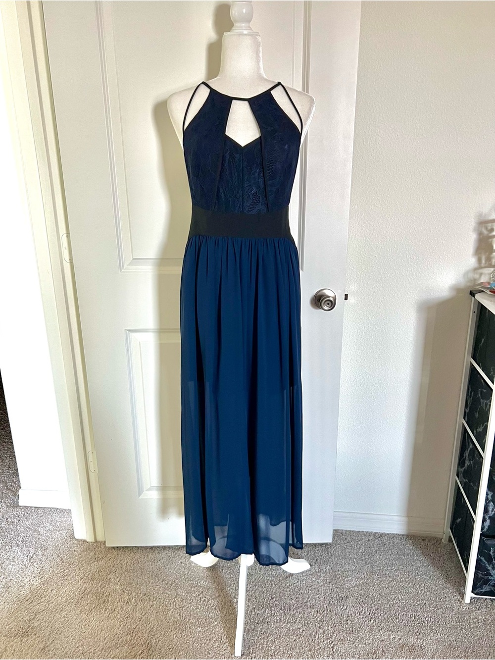 EUC BCBG Generation Navy and Black Lace Cutout Formal Maxi Dress